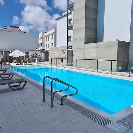 Cool Near Pool & Ac 1 *