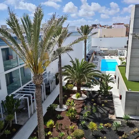 Cool Near Pool & Ac 1